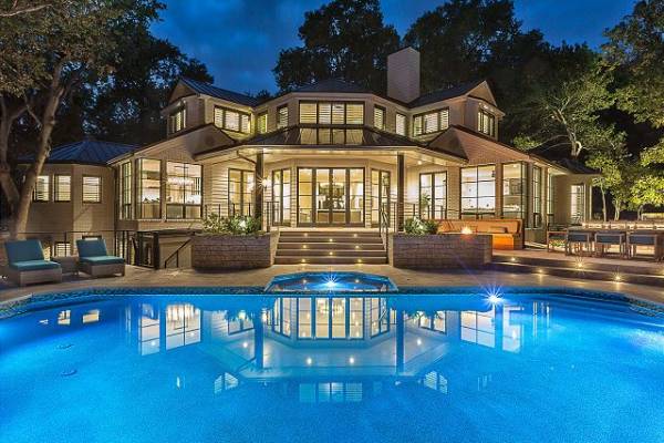 Beautiful Estate on Lake Austin 